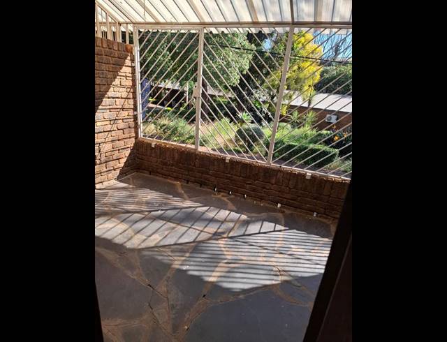 2 BEDROOM PROPERTY TO RENT IN LYTTELTON